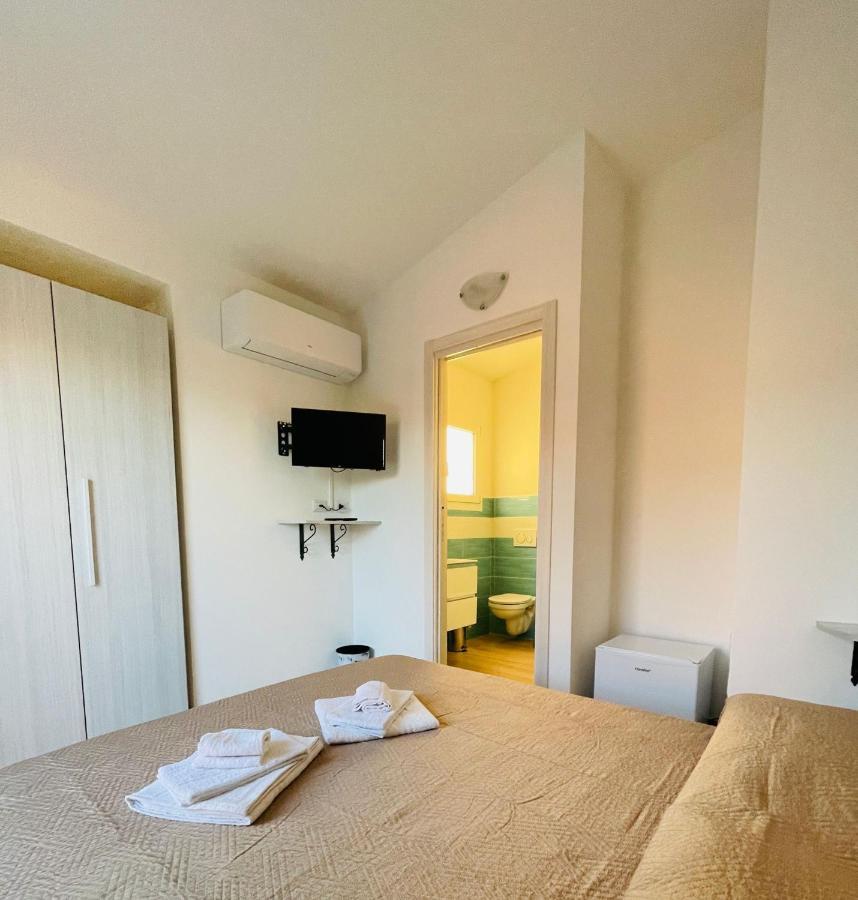 Chrisso Rooms Affittacamere San Teodoro  Ngoại thất bức ảnh